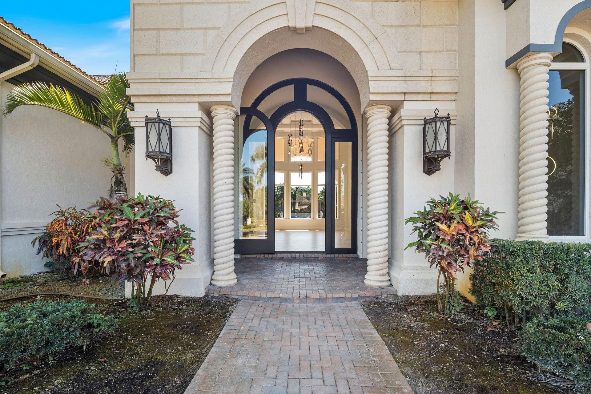 16850 Stratford Court, Southwest Ranches, FL 33331