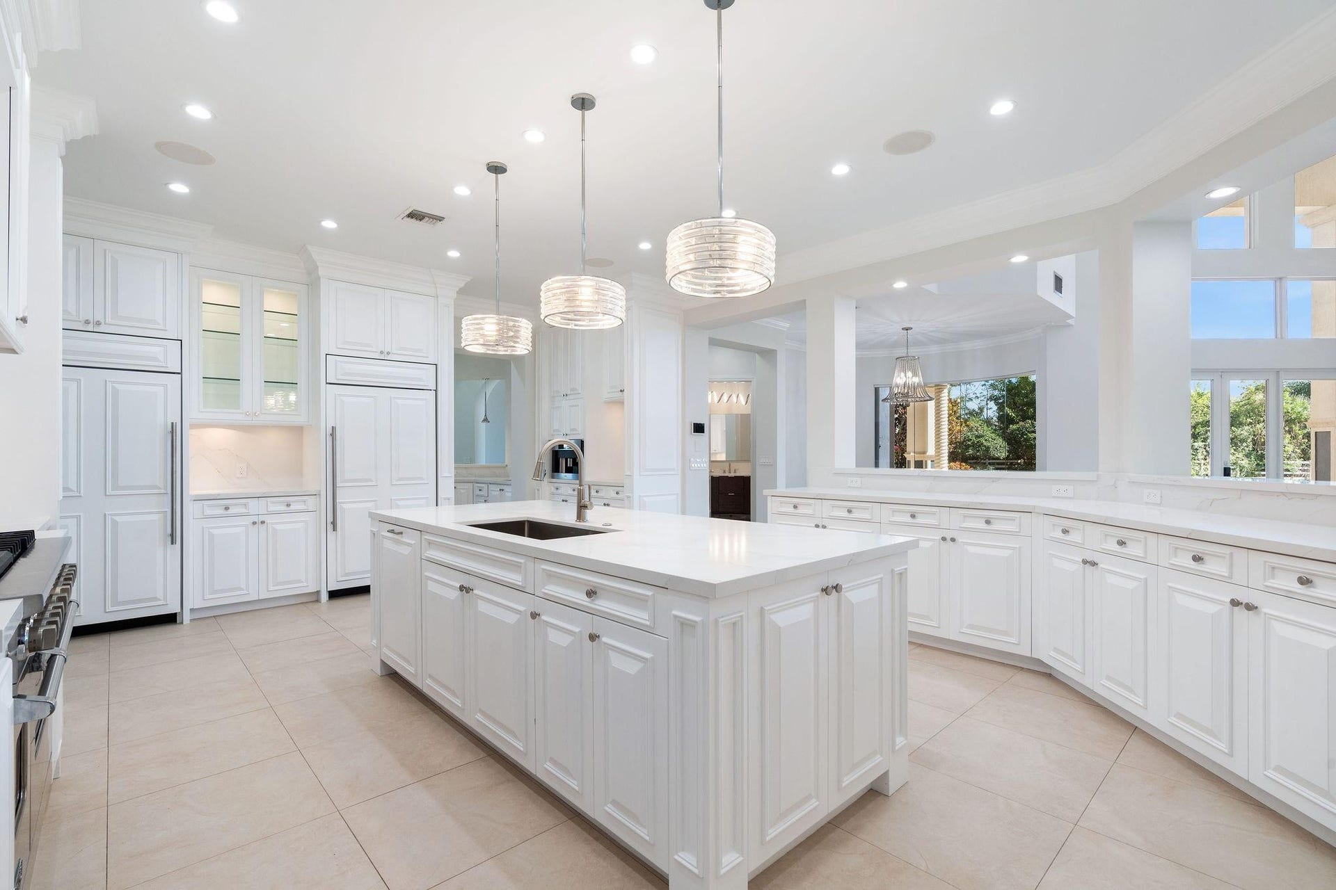 16850 Stratford Court, Southwest Ranches, FL 33331