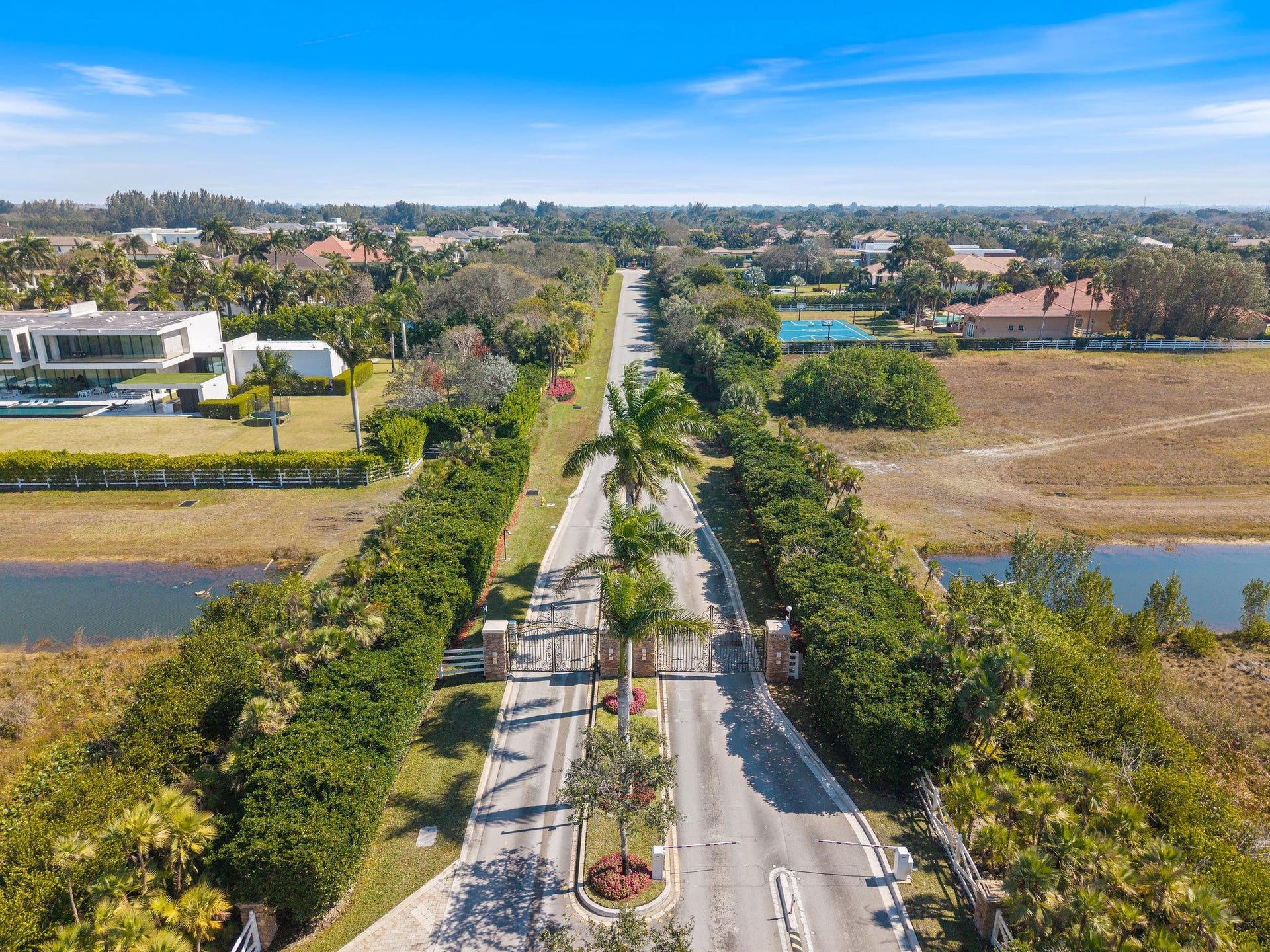 16850 Stratford Court, Southwest Ranches, FL 33331