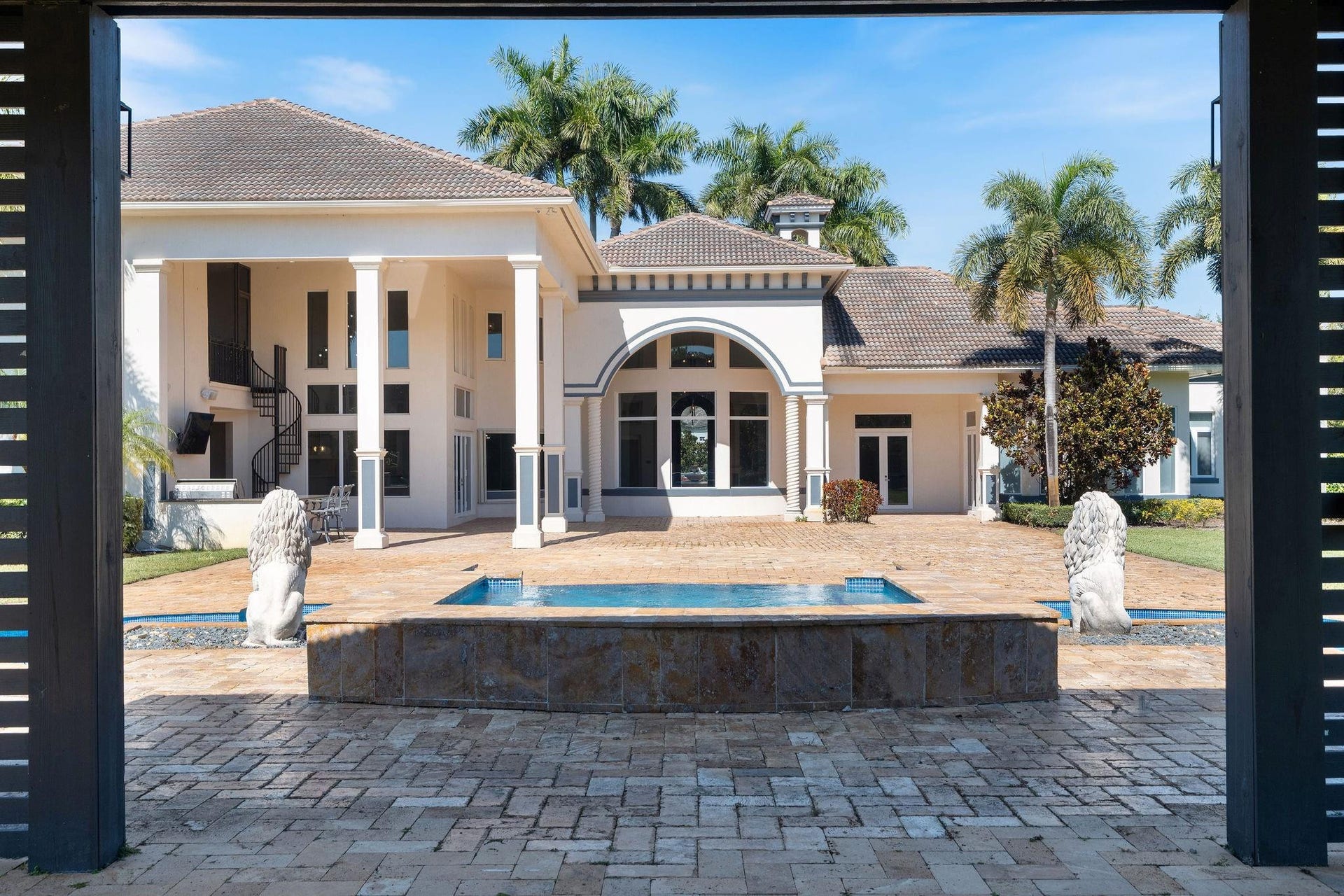 16850 Stratford Court, Southwest Ranches, FL 33331