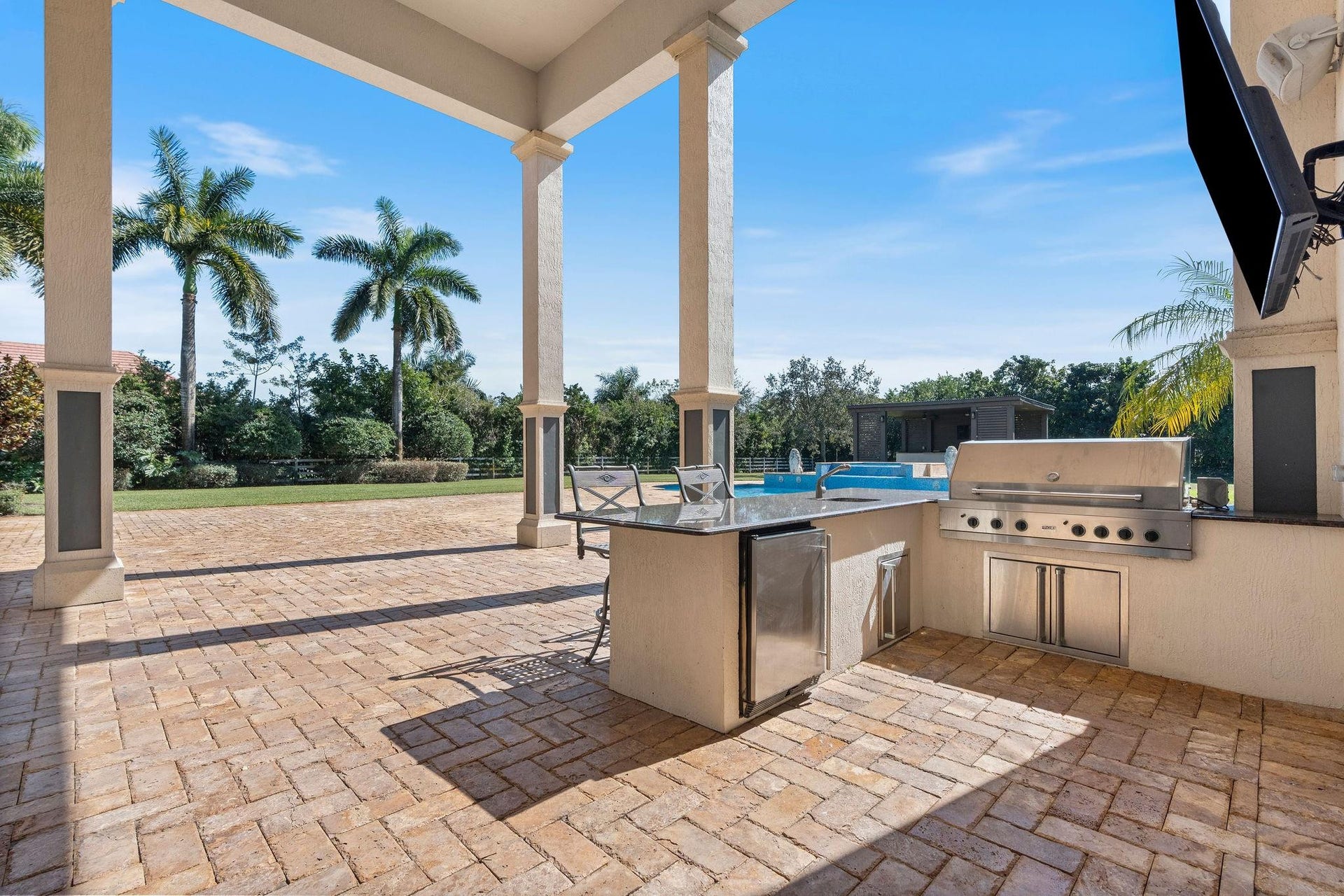 16850 Stratford Court, Southwest Ranches, FL 33331