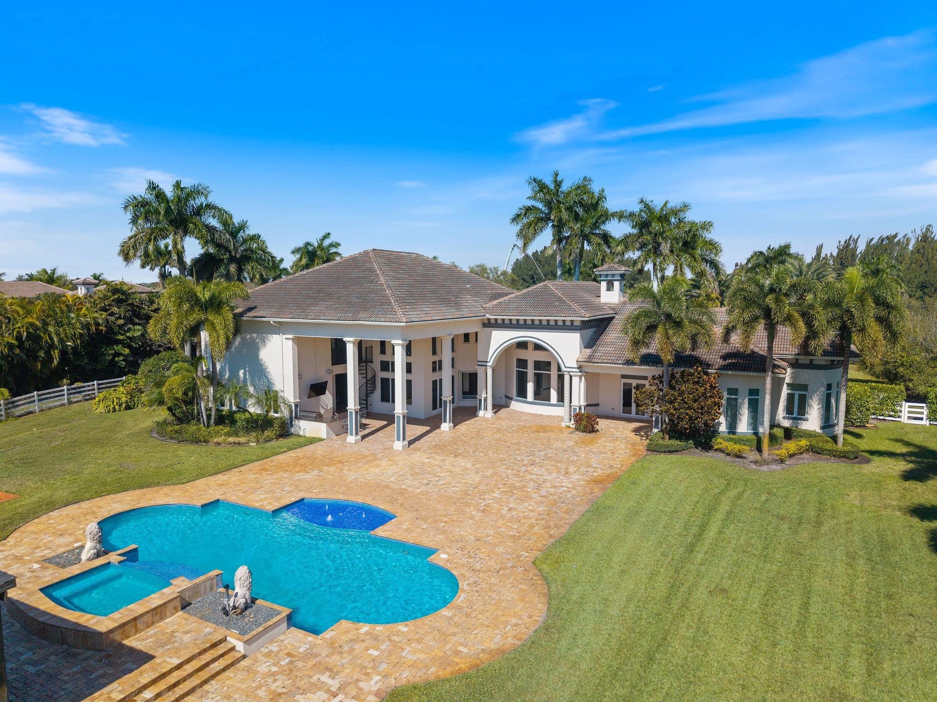 16850 Stratford Court, Southwest Ranches, FL 33331