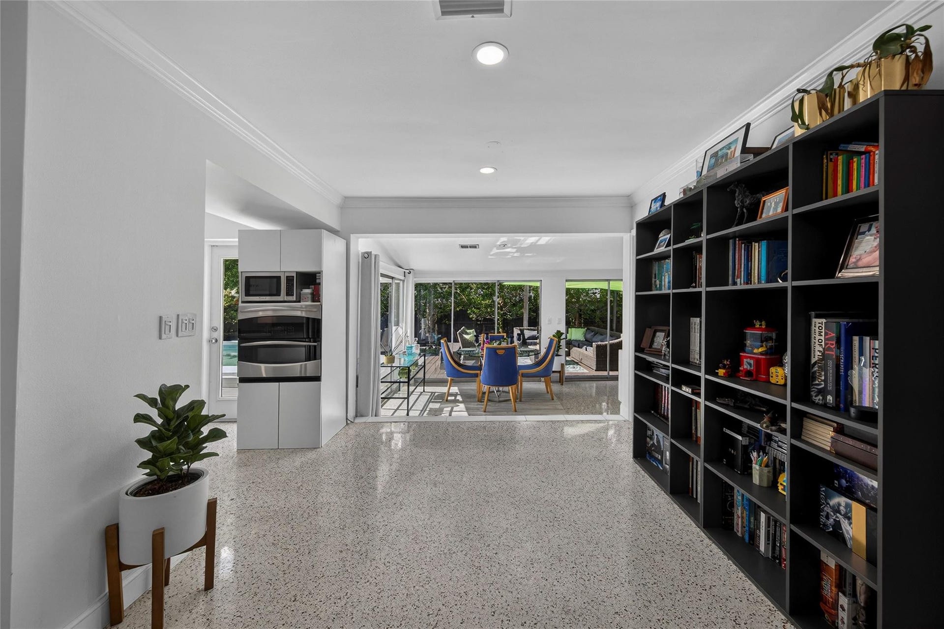 2701 NE 10th Terrace, Wilton Manors, FL 33334