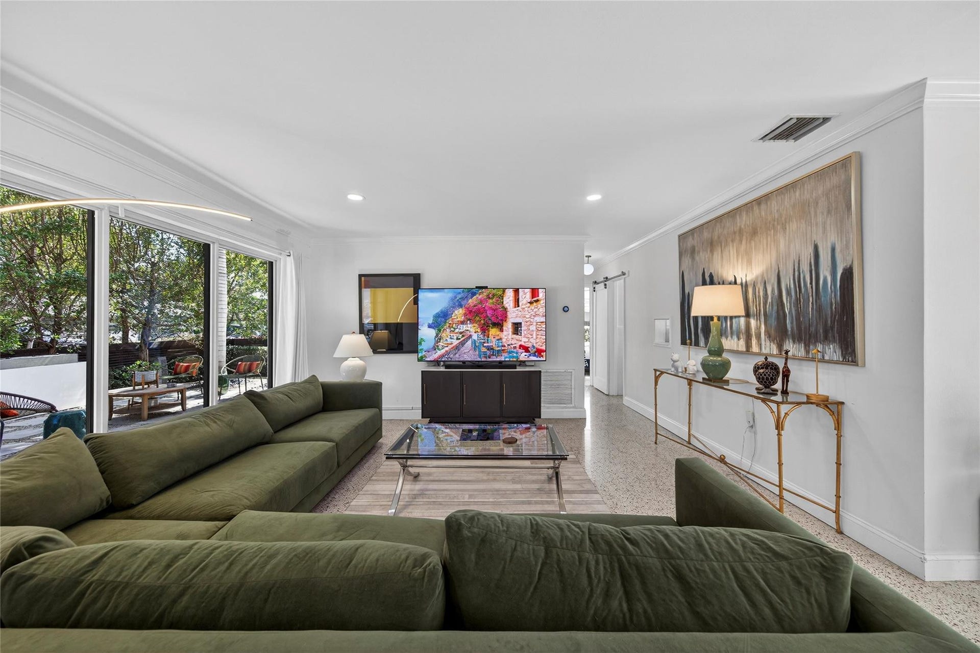 2701 NE 10th Terrace, Wilton Manors, FL 33334