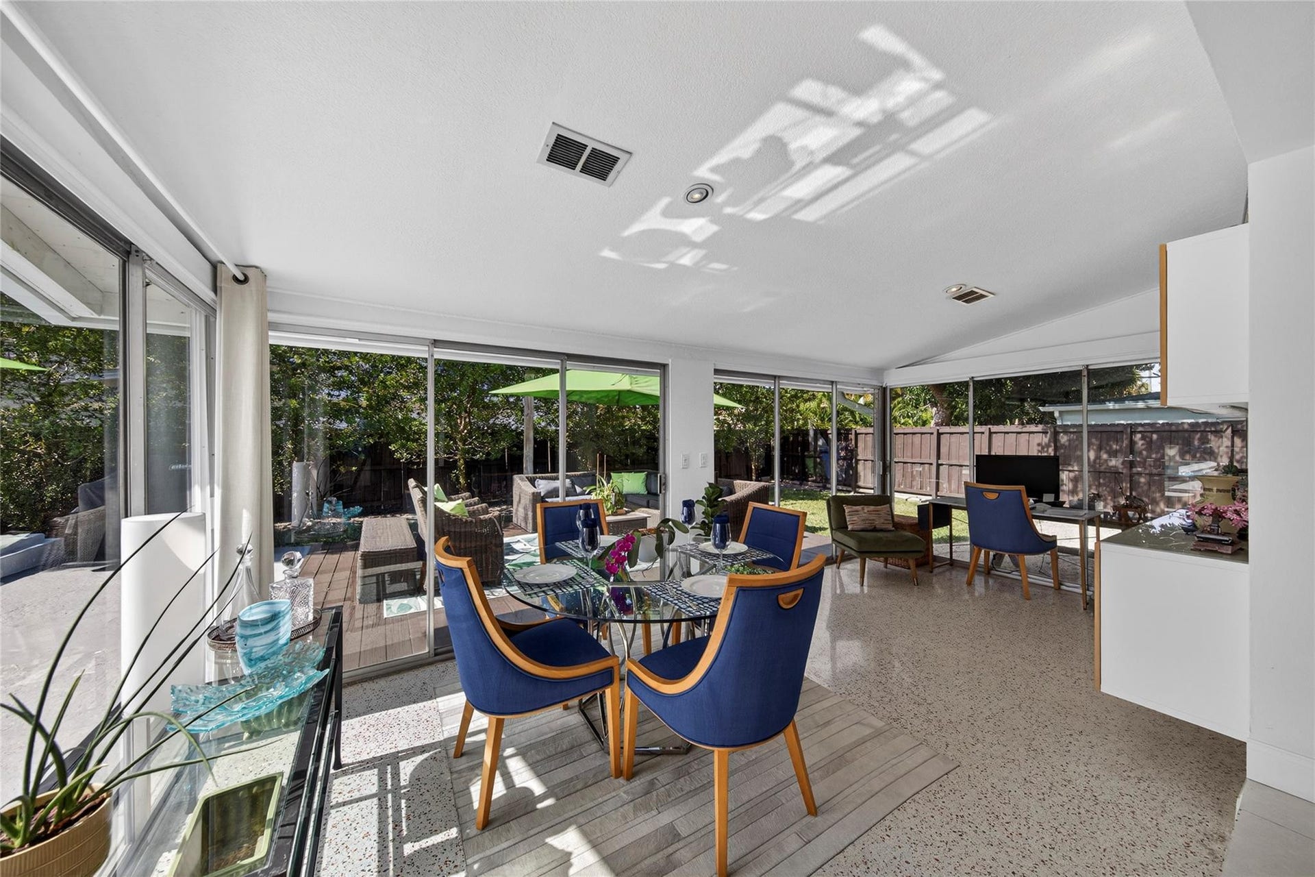 2701 NE 10th Terrace, Wilton Manors, FL 33334