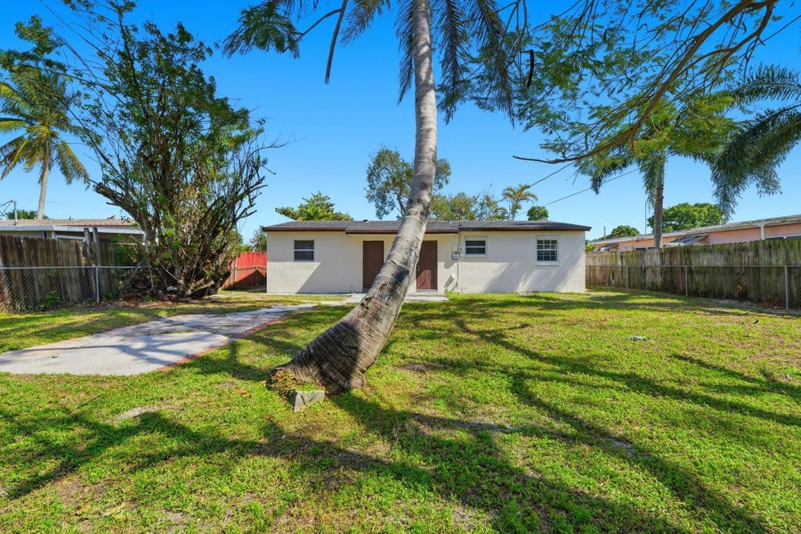 Property photo for 1000 N 71st Avenue, Hollywood, FL