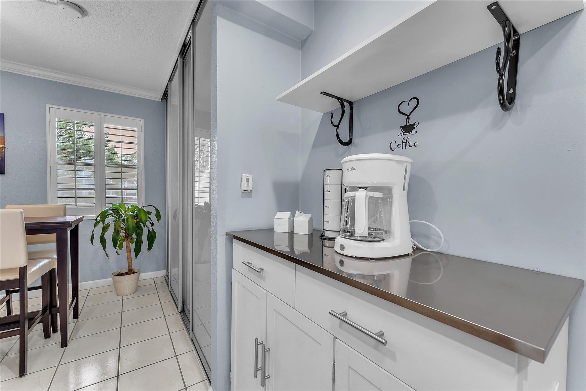 290 Farnham M, Deerfield Beach, FL 33442 Photo 8