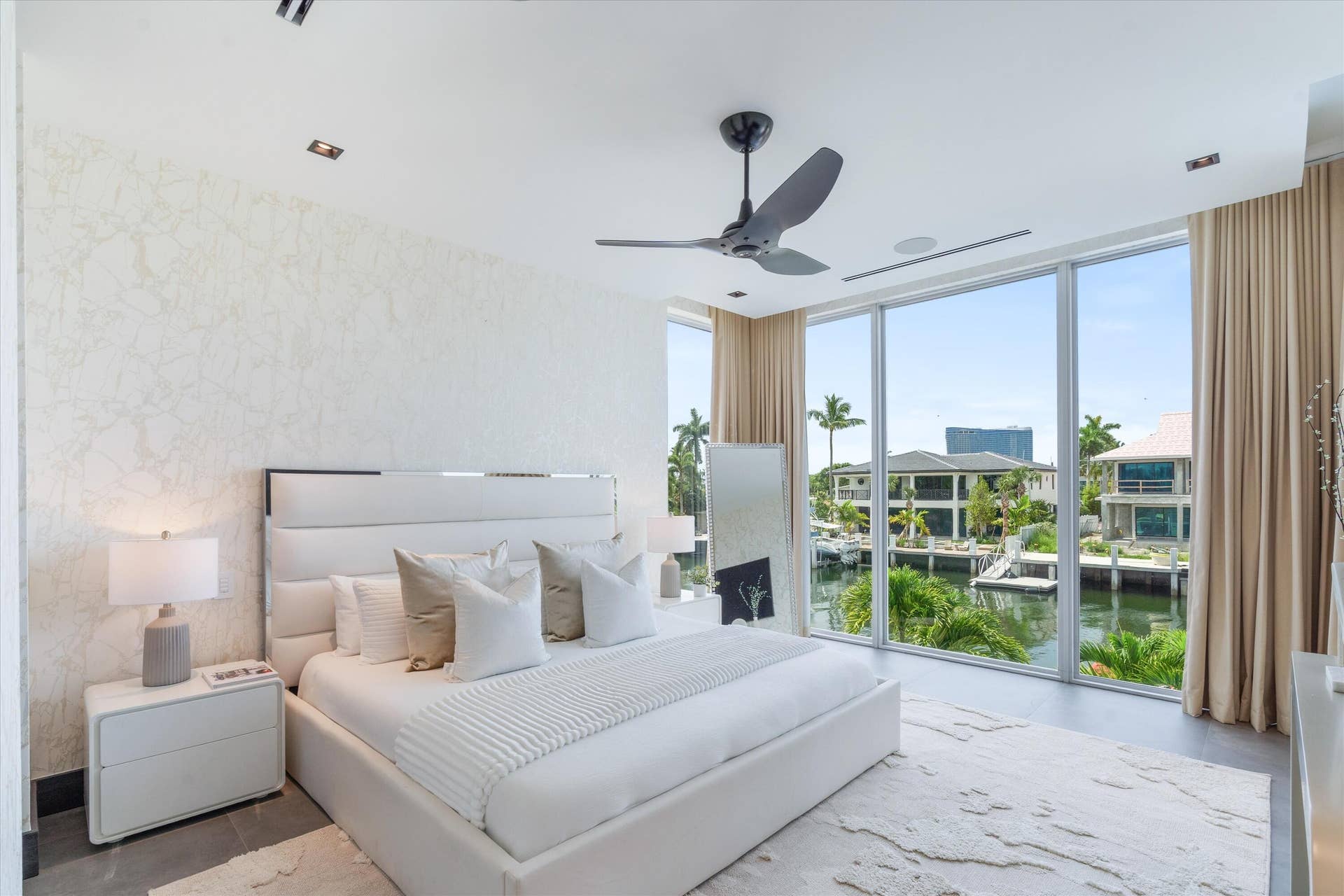 25-1528 SE 11th Street Ft. Lauderdale, F