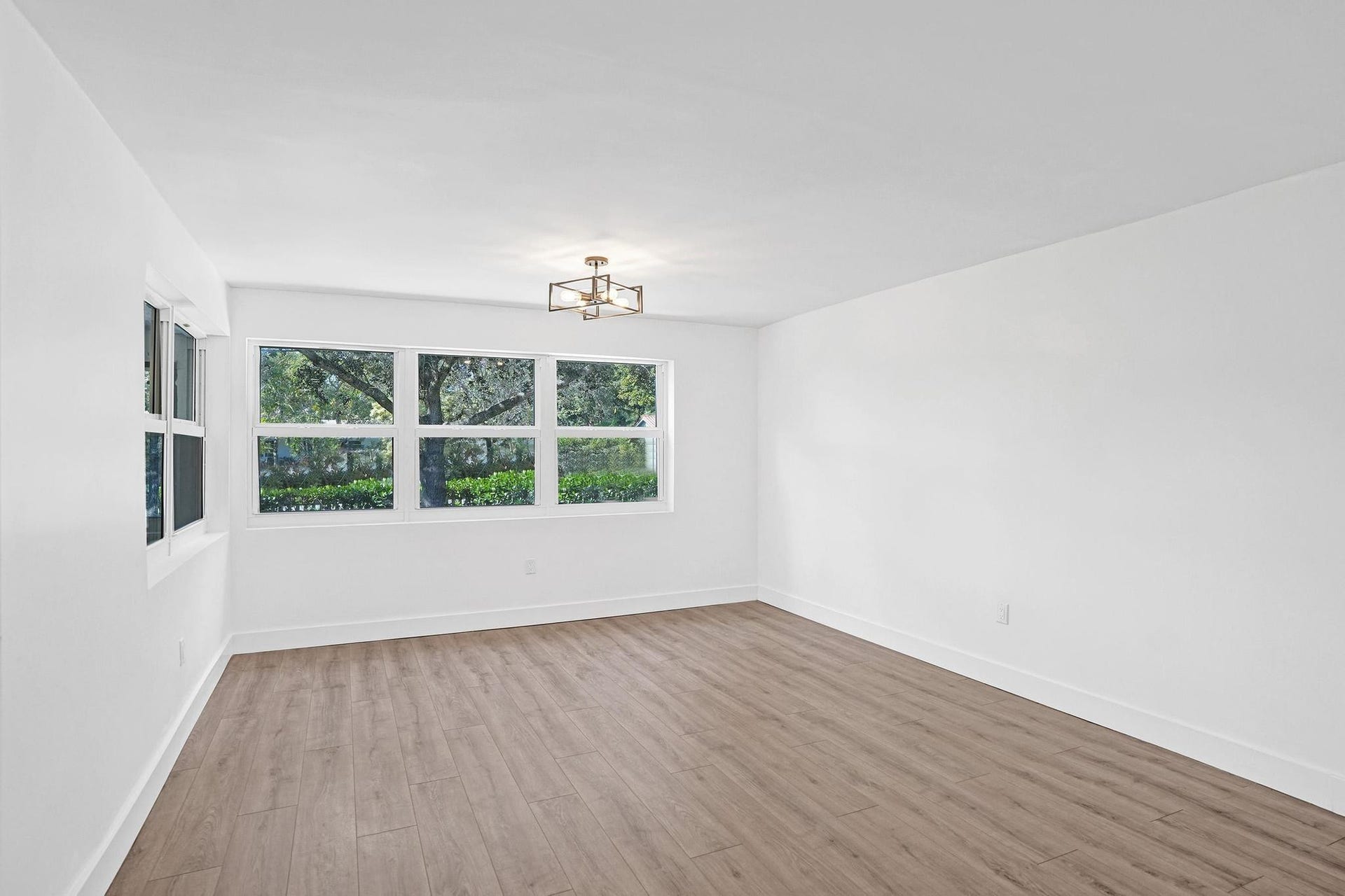 216 Bayberry Drive, Plantation, FL 33317 Photo 12