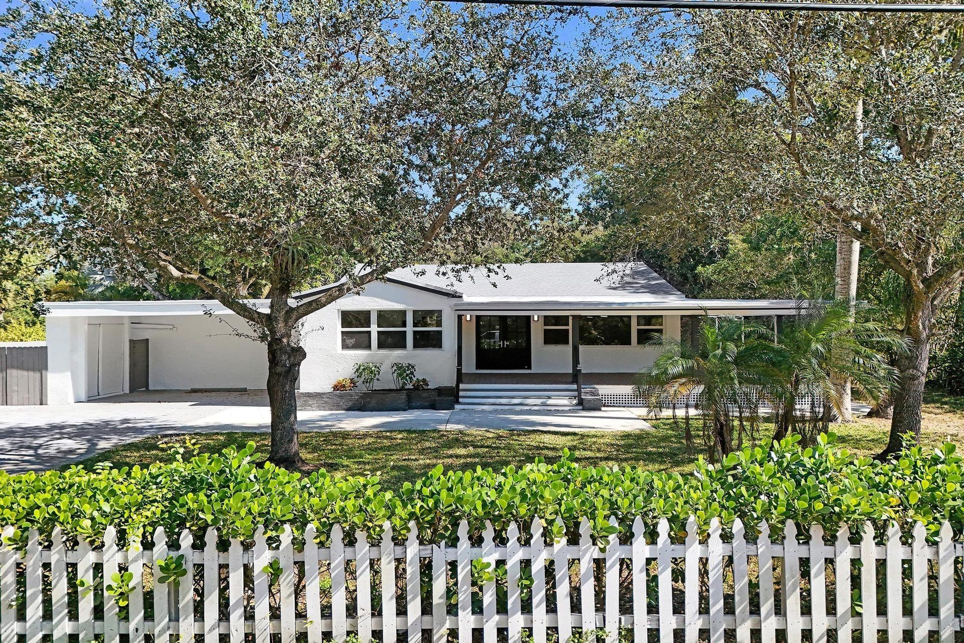 216 Bayberry Drive, Plantation, FL 33317 Photo 1