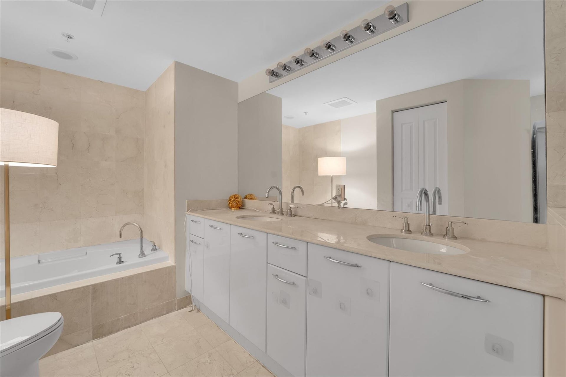 350 SE 2nd Street, #850, Fort Lauderdale, FL 33301 Photo 14