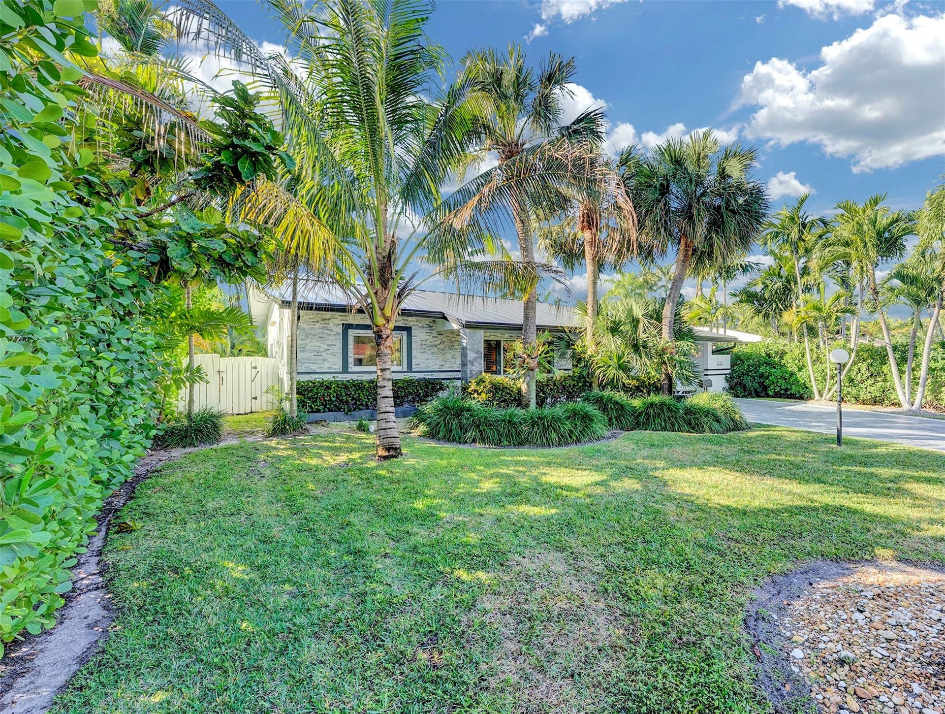 2116 NE 25th Street, Wilton Manors, FL 33305 2116 NE 25th Street, Wilton Manors, FL 33305