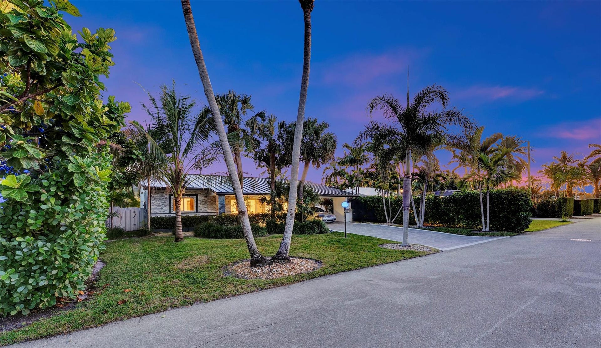 2116 NE 25th Street, Wilton Manors, FL 33305 2116 NE 25th Street, Wilton Manors, FL 33305