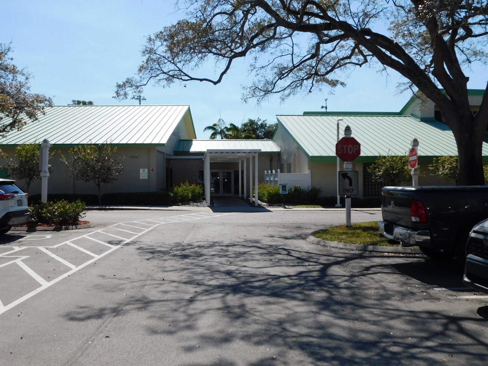 2545 Camelot Court, #2545, Hollywood, FL 33026