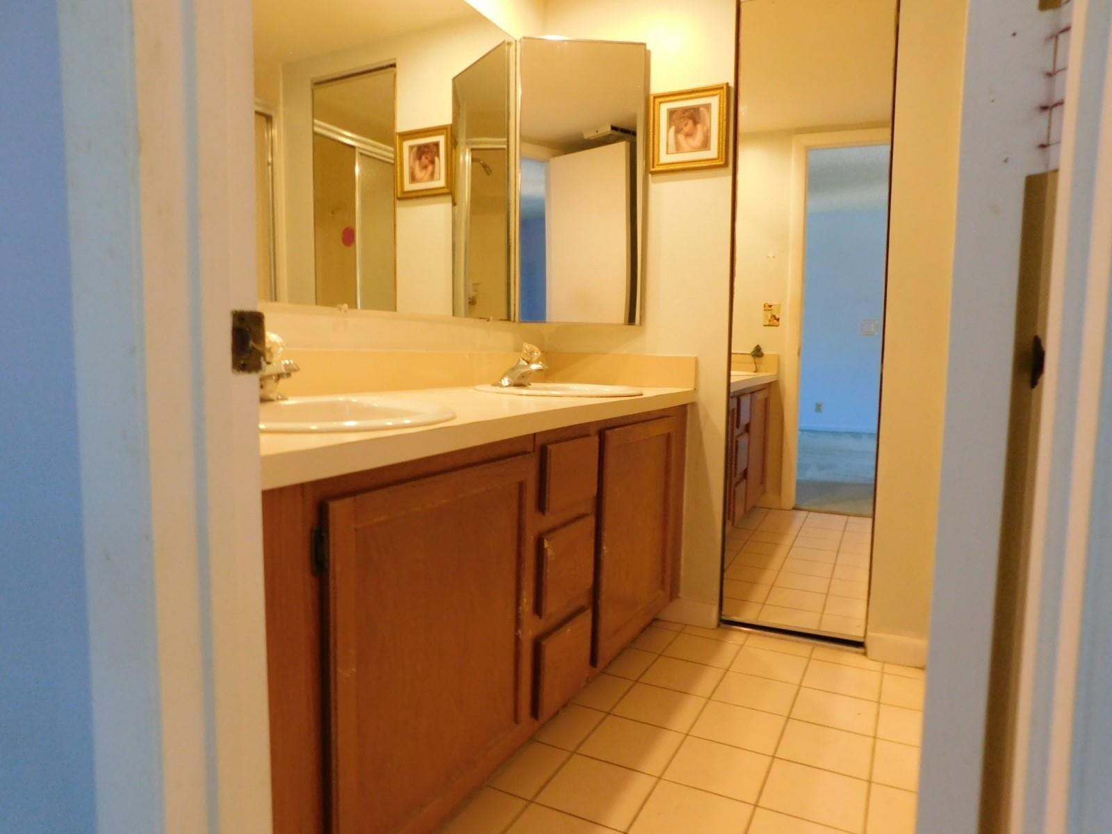 2545 Camelot Court, #2545, Hollywood, FL 33026
