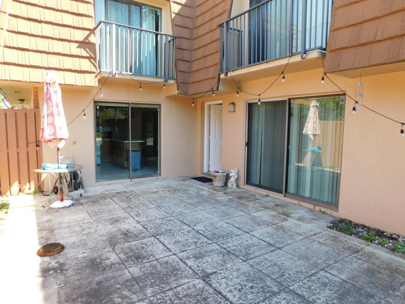 2545 Camelot Court, #2545, Hollywood, FL 33026