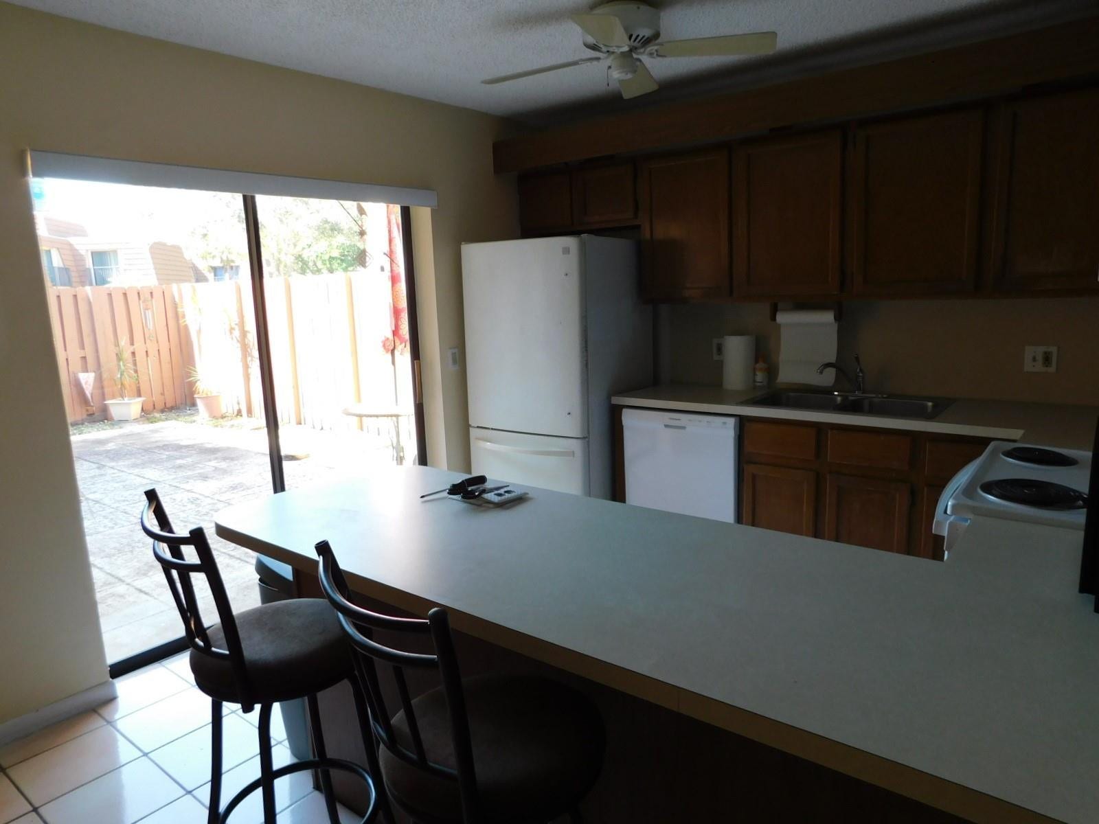 2545 Camelot Court, #2545, Hollywood, FL 33026