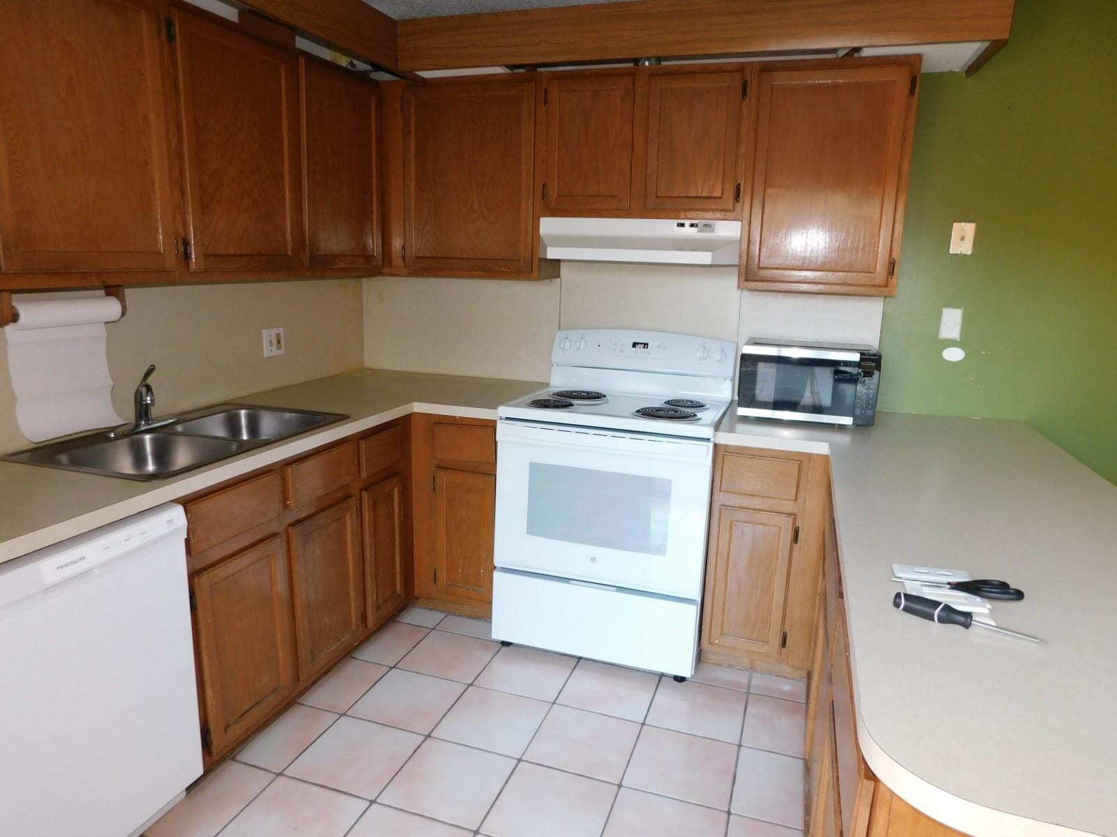 2545 Camelot Court, #2545, Hollywood, FL 33026