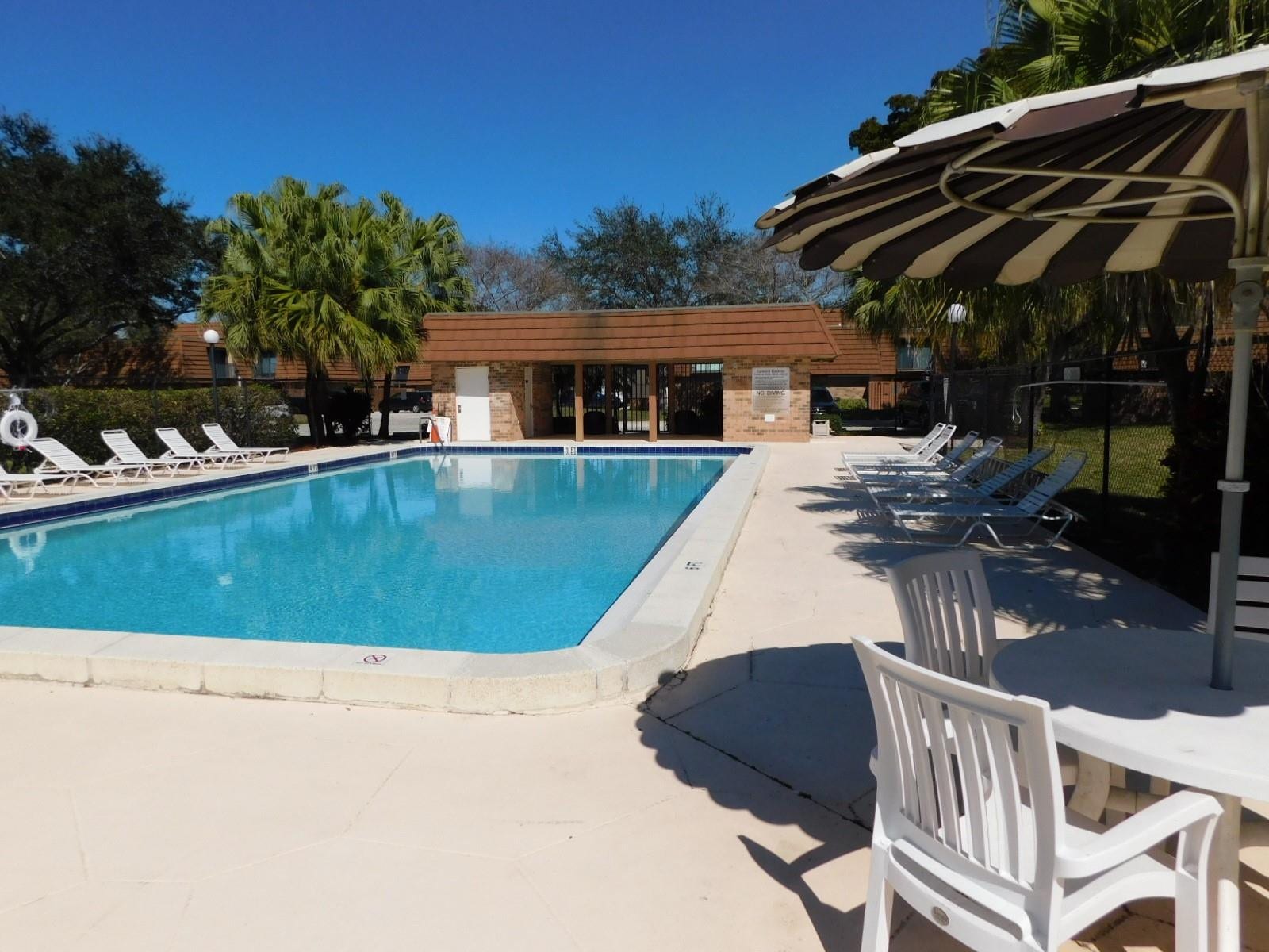 2545 Camelot Court, #2545, Hollywood, FL 33026