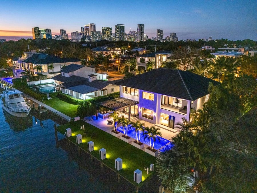 Property photo for 1520 SE 10th Street, Fort Lauderdale, FL