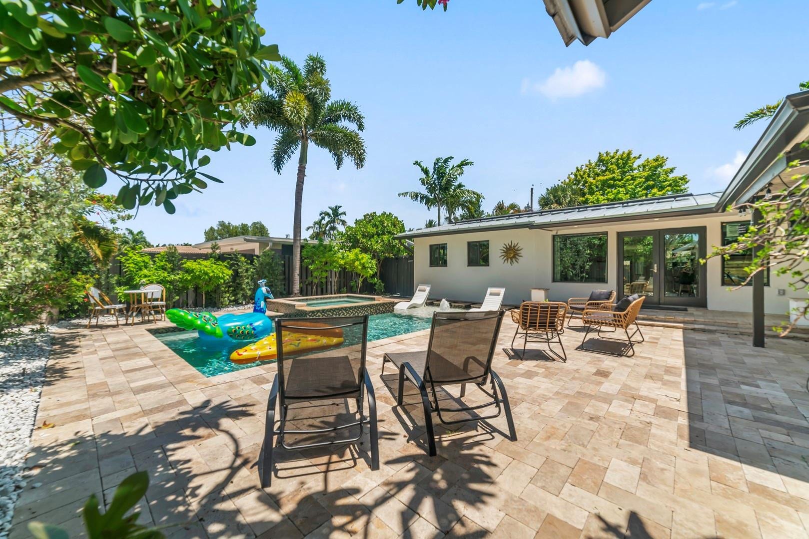 1908 NE 27th Street, Wilton Manors, FL 33306 Photo 2