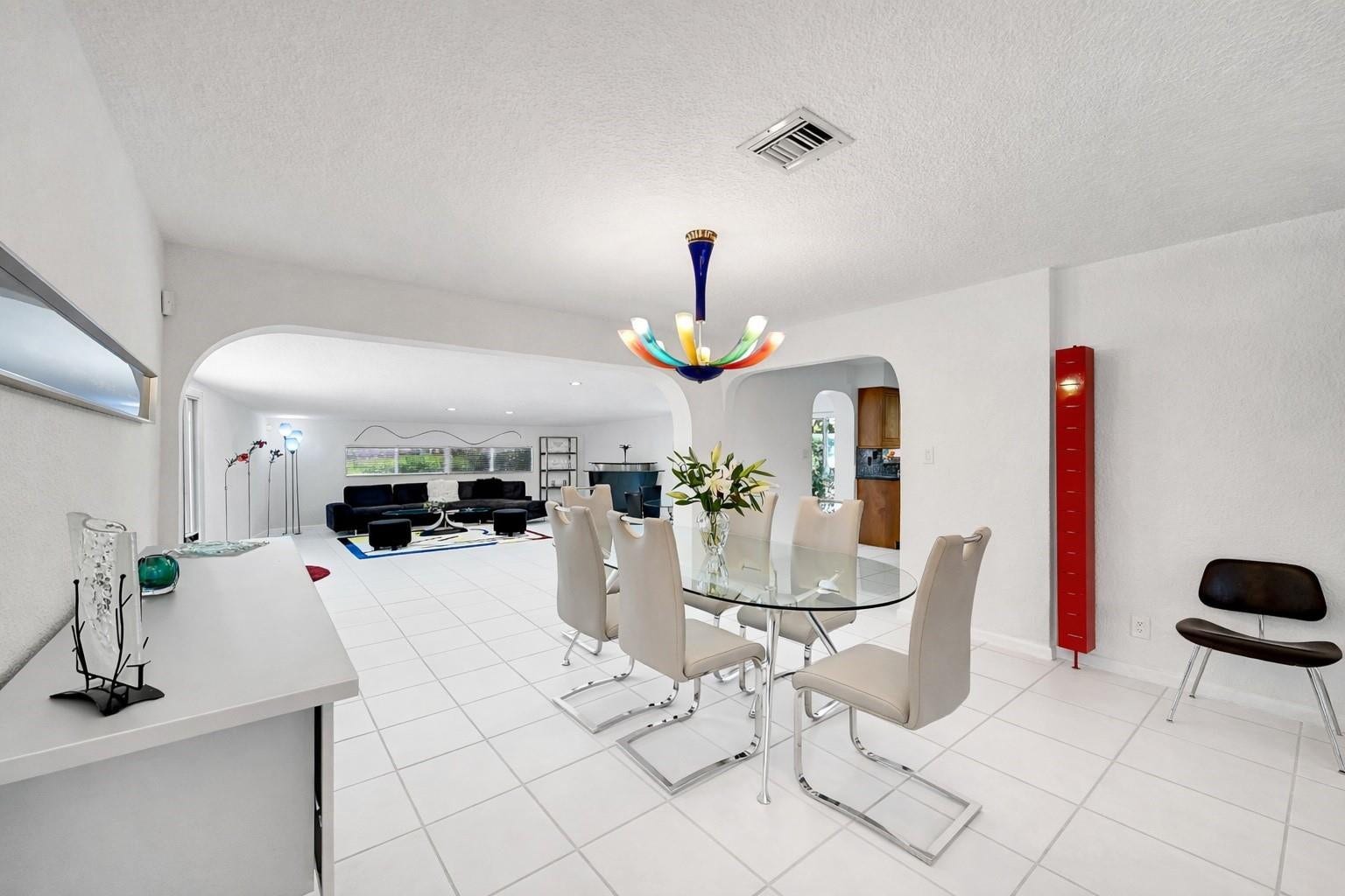 3044 NE 15th Terrace, Oakland Park, FL 33334 Large open dining area for friends and family