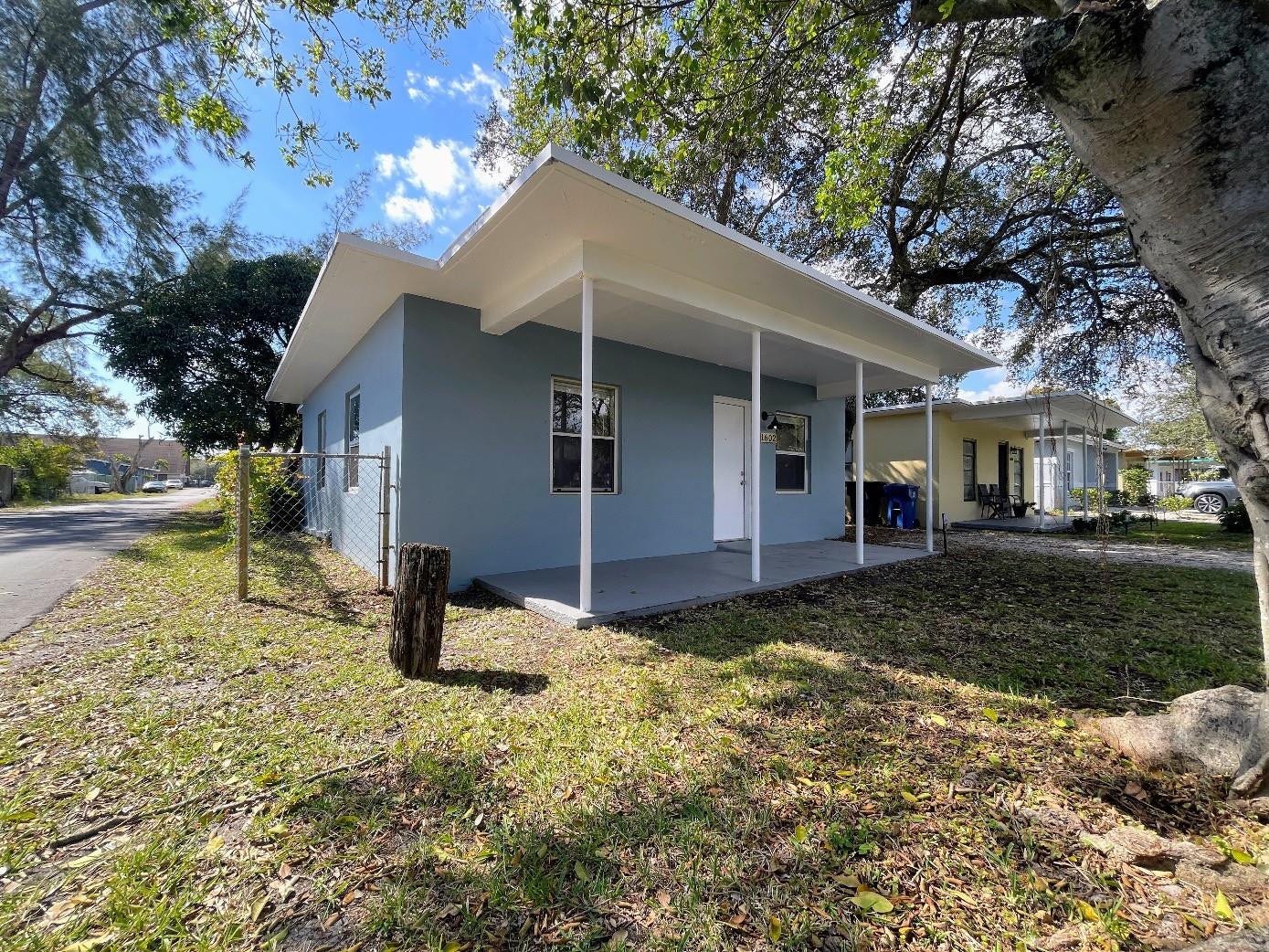 1602 NW 7th Place, Fort Lauderdale, FL 33311 Photo 2