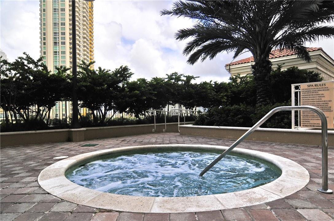 511 SE 5th Avenue, #1217, Fort Lauderdale, Fort Lauderdale, FL 33301 6th Floor - Spa Level Hot Tub