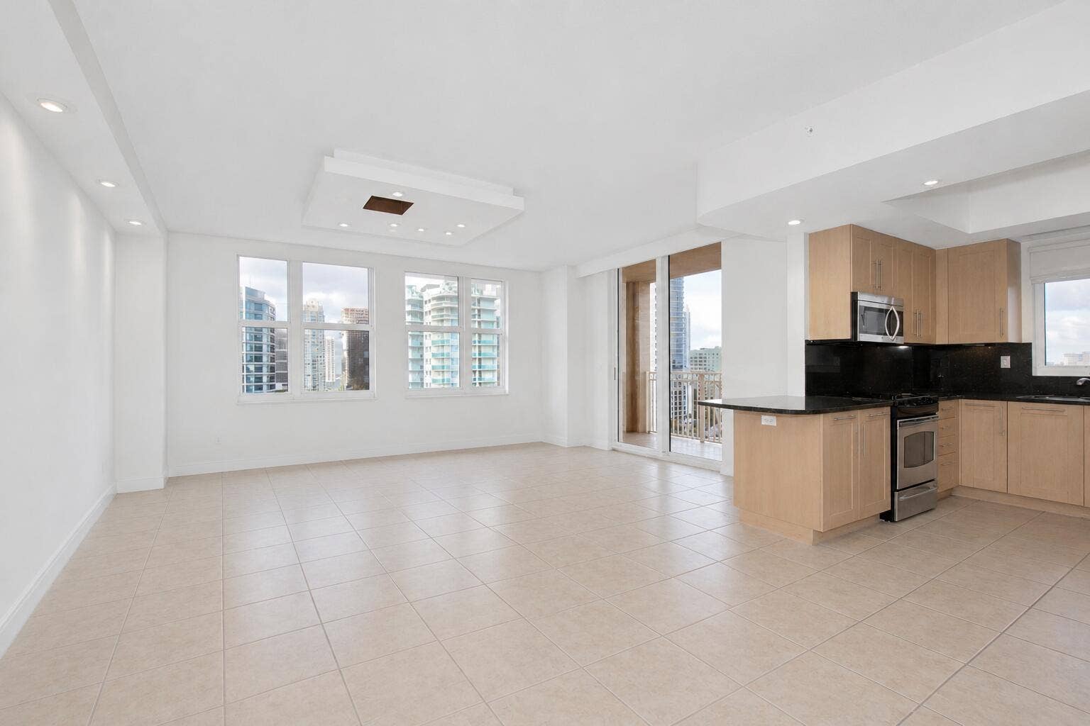 511 SE 5th Avenue, #1217, Fort Lauderdale, Fort Lauderdale, FL 33301 VIRTUALLY ALTERED - Living Area - no furniture