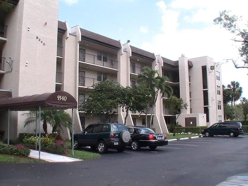 9340 Lagoon Place, #302, Davie, Davie, FL 33324 Photo 1