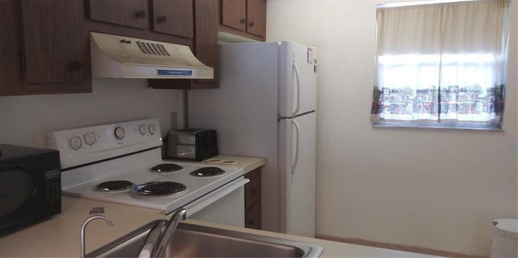 9340 Lagoon Place, #302, Davie, Davie, FL 33324 Photo 4