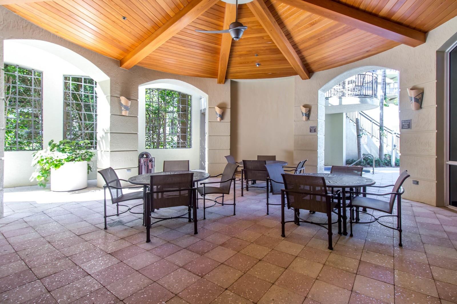 2633 NE 14th Avenue, #112, Wilton Manors, FL 33334 Outdoor Space