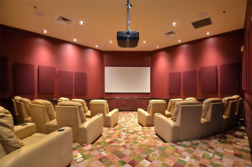 2633 NE 14th Avenue, #112, Wilton Manors, FL 33334 Theater