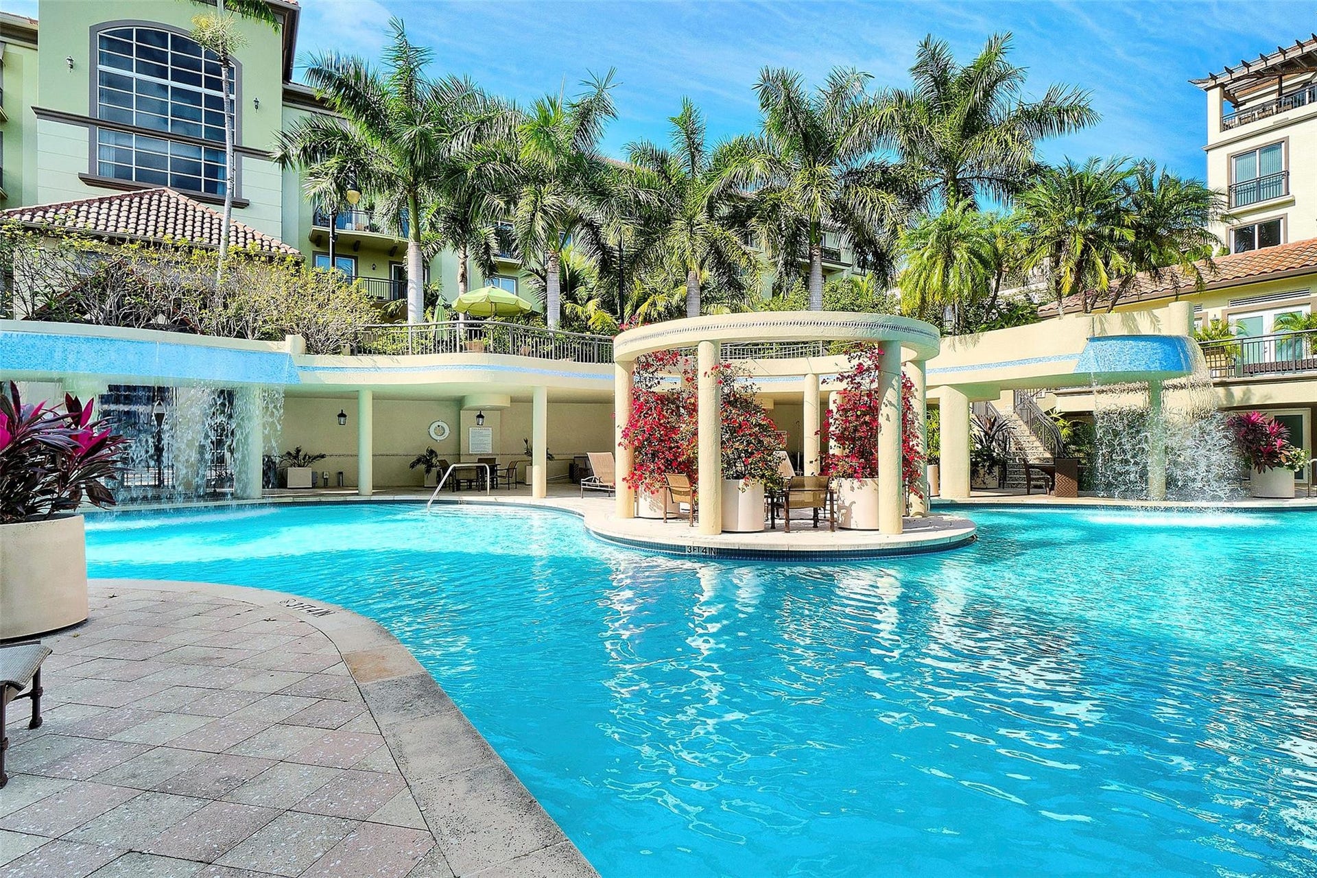 2633 NE 14th Avenue, #112, Wilton Manors, FL 33334 Pool
