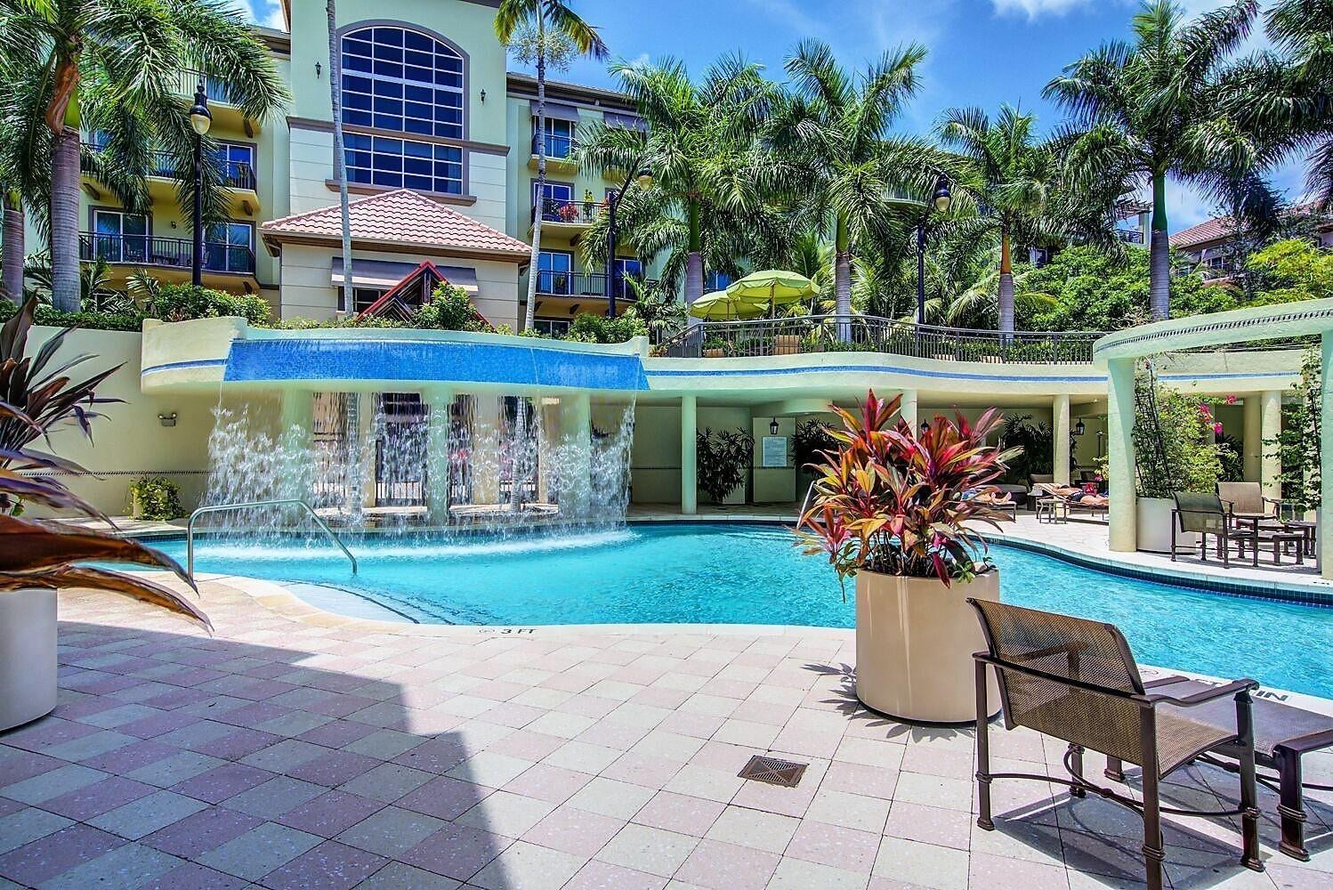 2633 NE 14th Avenue, #112, Wilton Manors, FL 33334 Pool