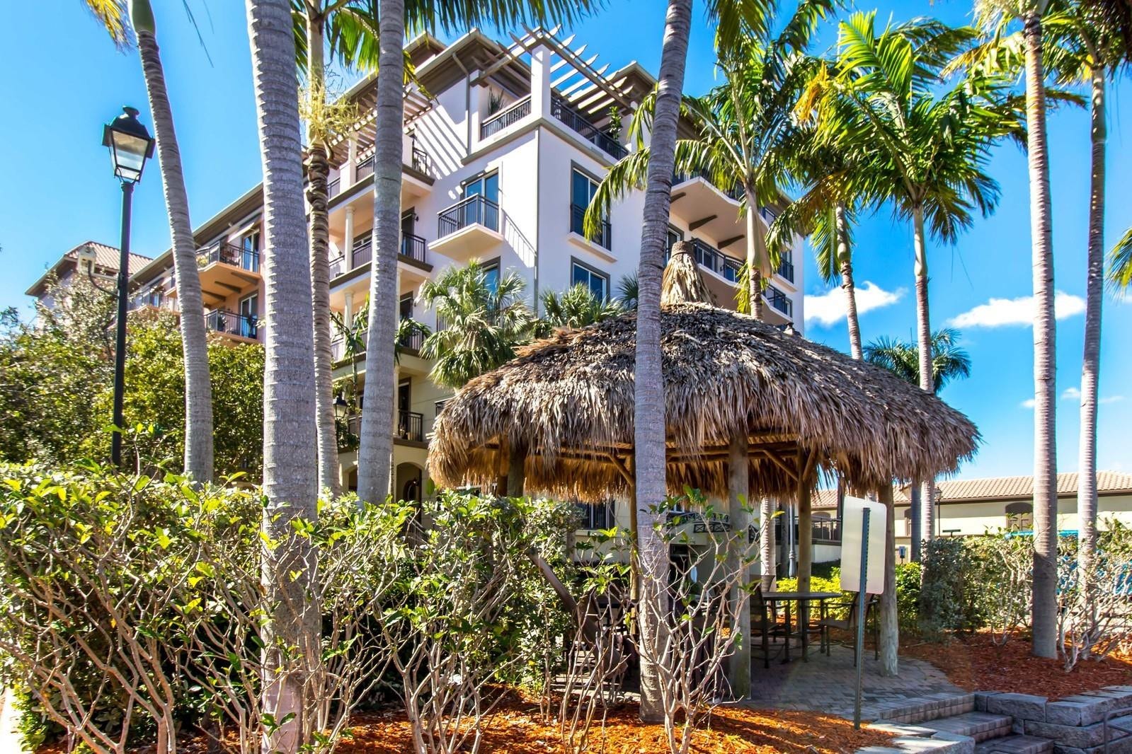 2633 NE 14th Avenue, #112, Wilton Manors, FL 33334 Outdoor Space