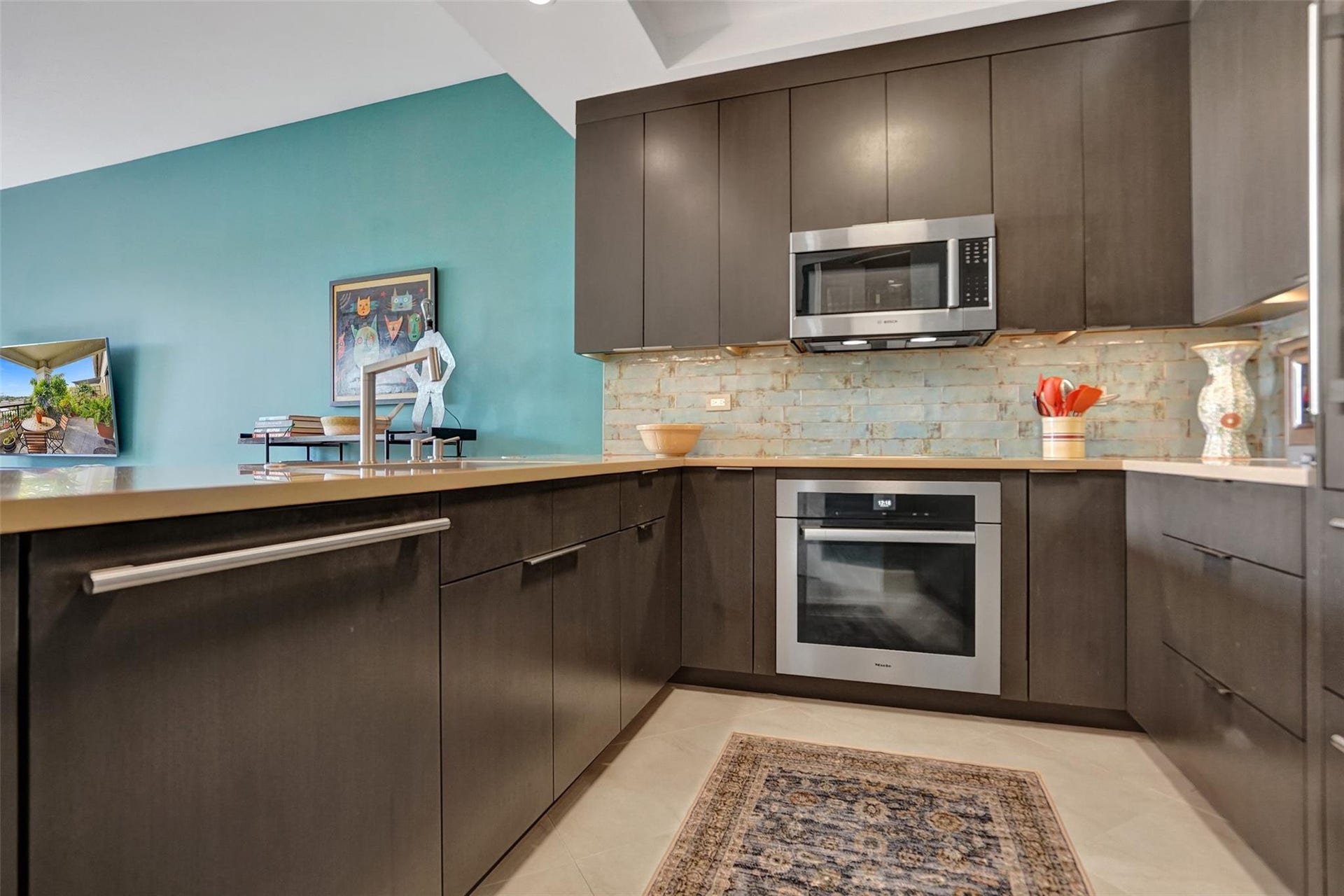 2631 NE 14th Avenue, #404, Wilton Manors, FL 33334