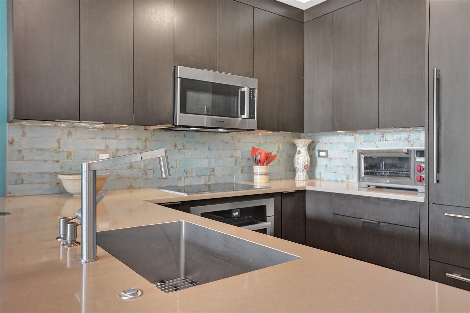 2631 NE 14th Avenue, #404, Wilton Manors, FL 33334