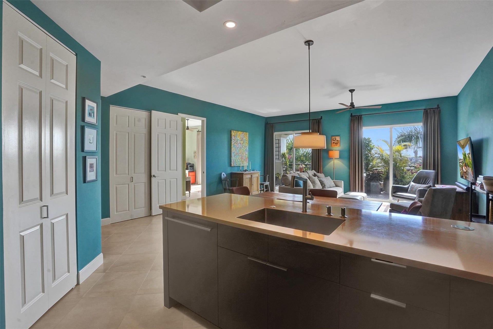 2631 NE 14th Avenue, #404, Wilton Manors, FL 33334
