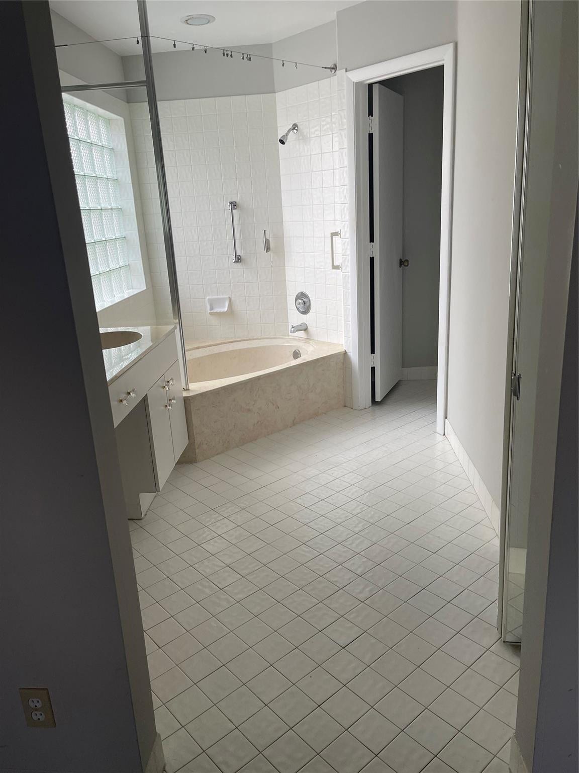 480 Somerset Way, Weston, FL 33326