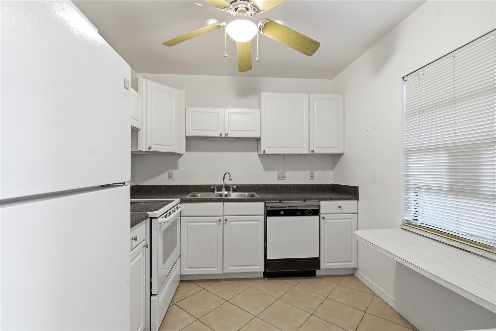 140 S Cypress Road, #113, Pompano Beach, FL 33060 Photo 4