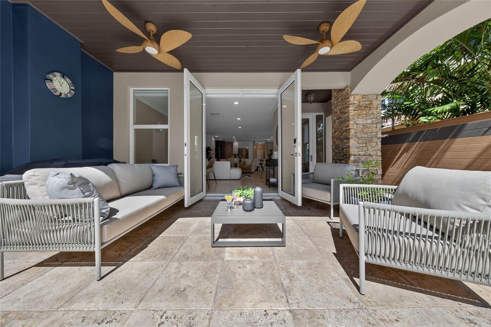 1215 NE 1st Street, Fort Lauderdale, Fort Lauderdale, FL 33301 Front Patio