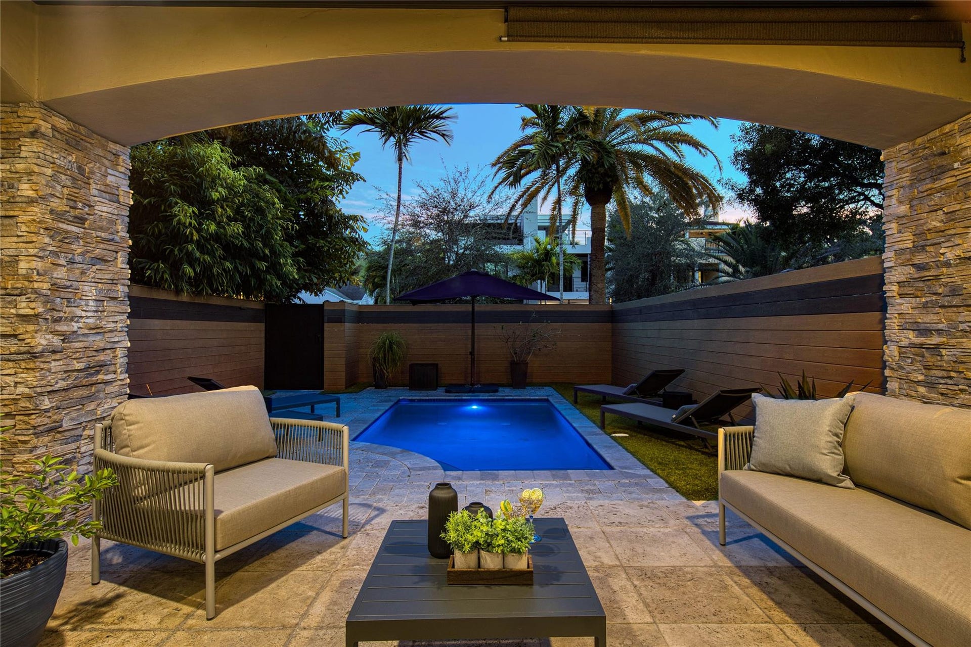 1215 NE 1st Street, Fort Lauderdale, Fort Lauderdale, FL 33301 Front Patio