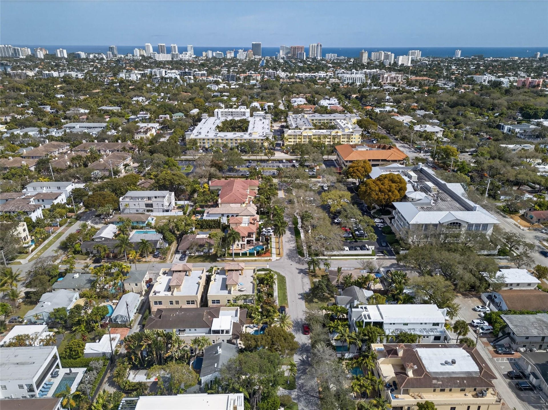 1215 NE 1st Street, Fort Lauderdale, Fort Lauderdale, FL 33301 Victoria Park Townhome walking distance (10min) to Las Olas