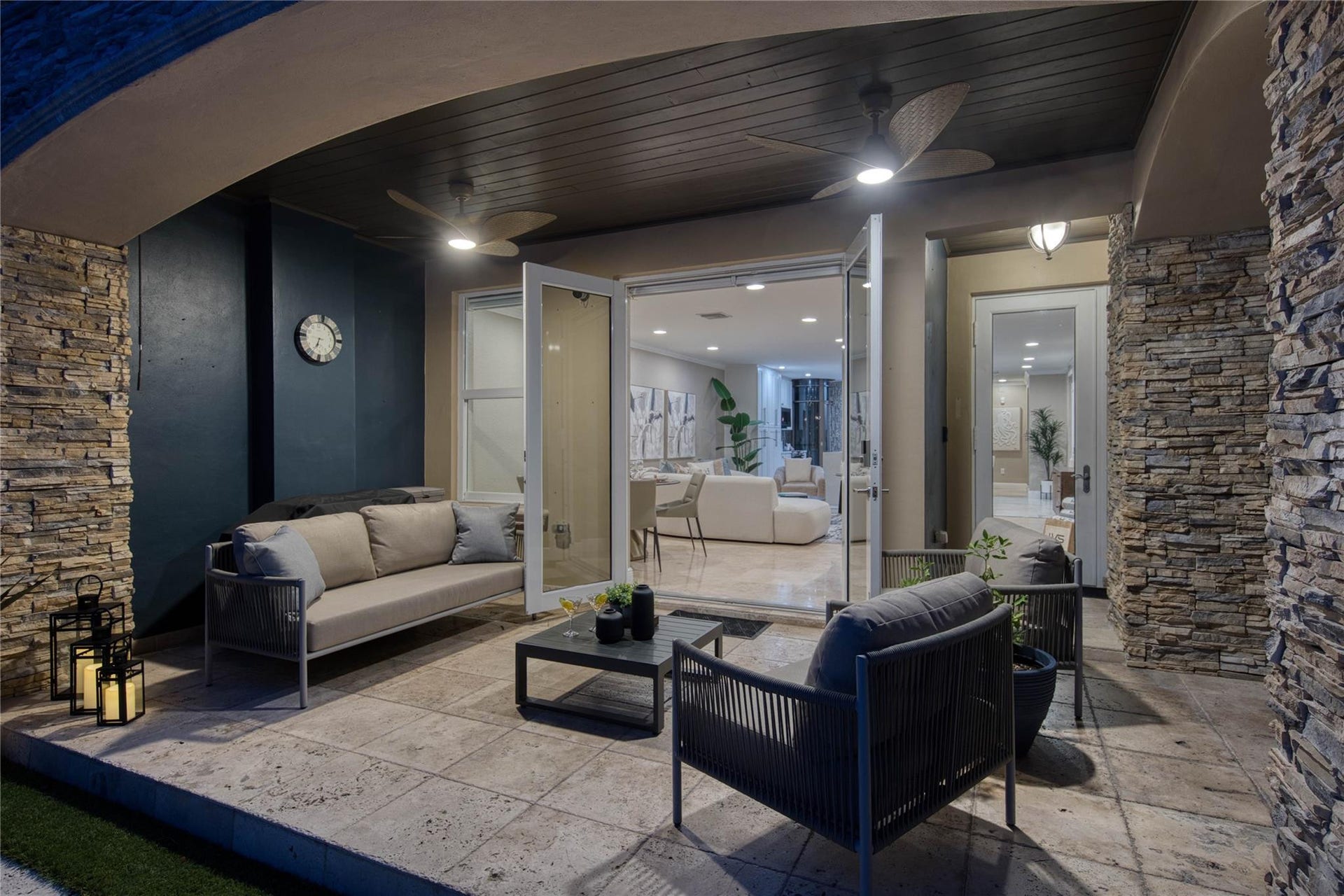 1215 NE 1st Street, Fort Lauderdale, Fort Lauderdale, FL 33301 Front Patio