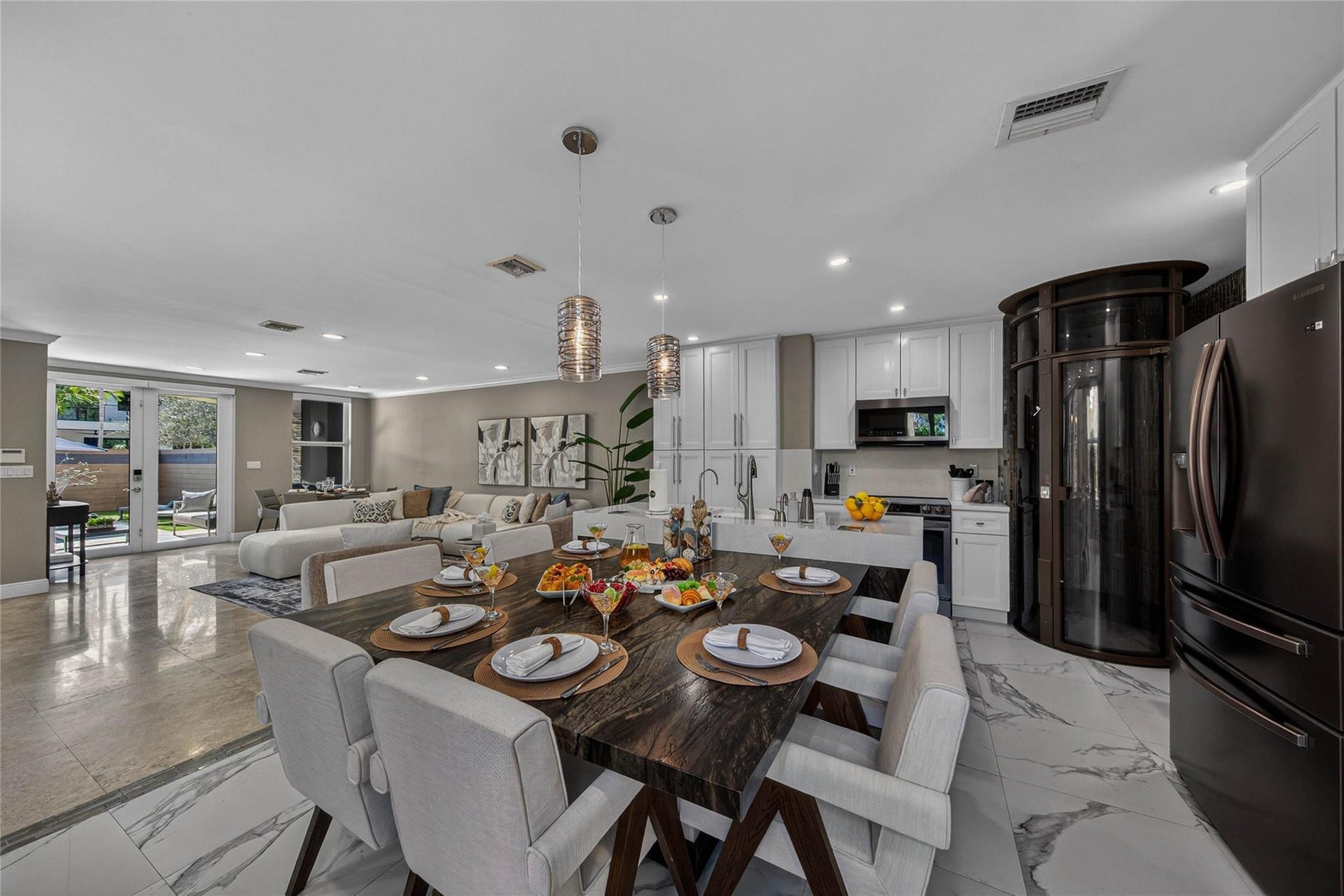 1215 NE 1st Street, Fort Lauderdale, Fort Lauderdale, FL 33301 Open layout kitchen with dining for 6 & separate dining for 4-6. Total 12