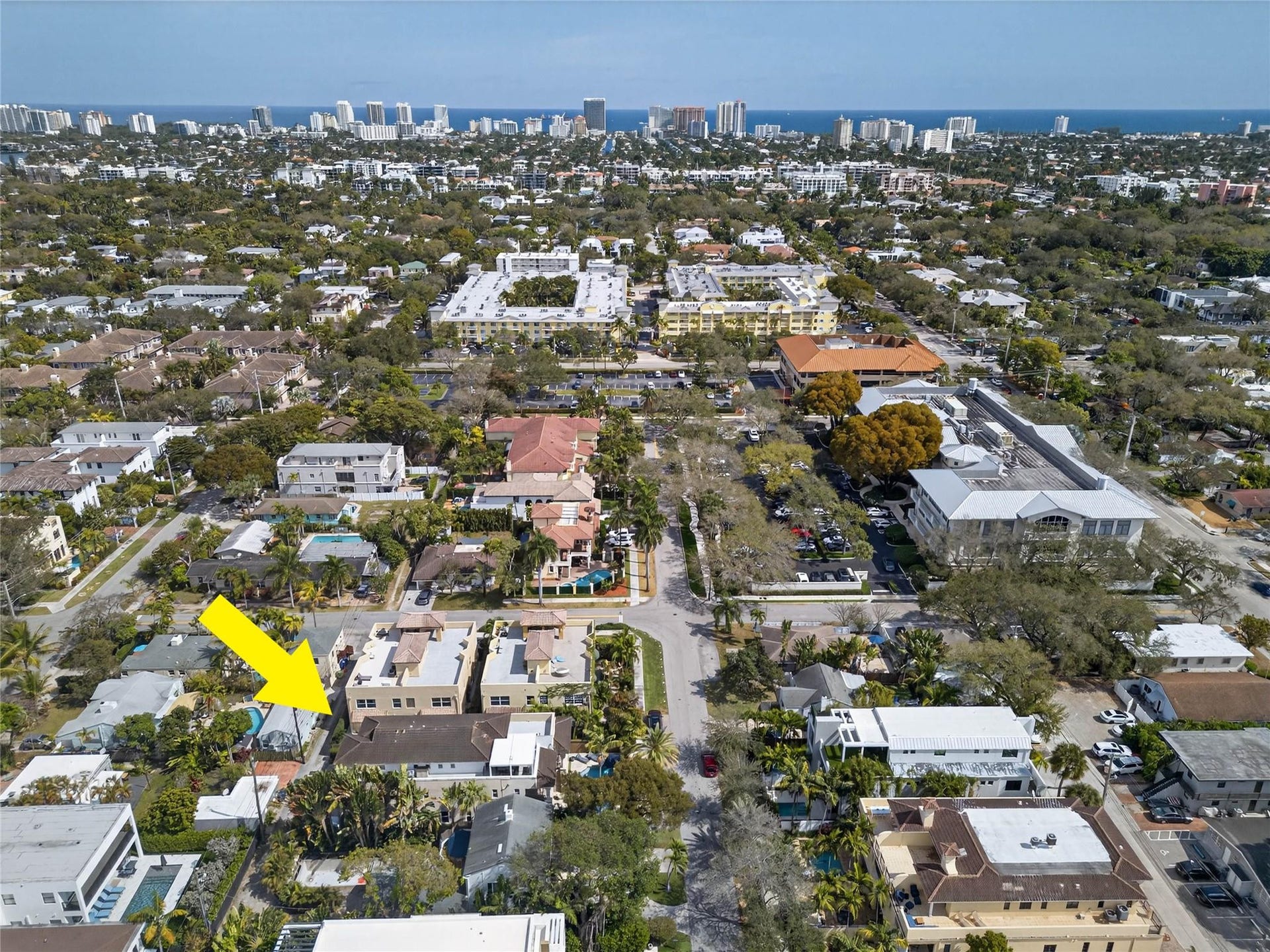 1215 NE 1st Street, Fort Lauderdale, Fort Lauderdale, FL 33301 Victoria Park Townhome walking distance (10min) to Las Olas