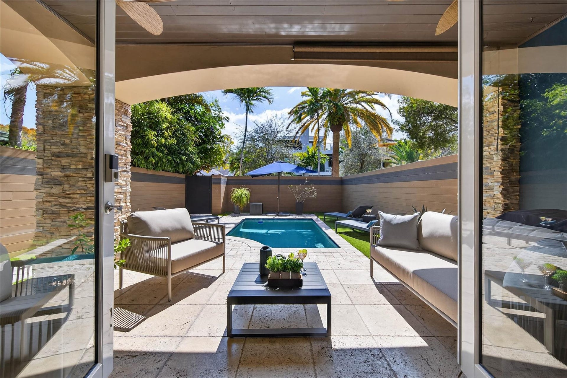 1215 NE 1st Street, Fort Lauderdale, Fort Lauderdale, FL 33301 Front Patio