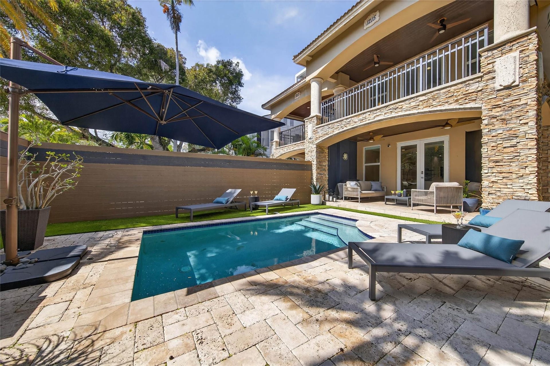 1215 NE 1st Street, Fort Lauderdale, Fort Lauderdale, FL 33301 Heated Pool