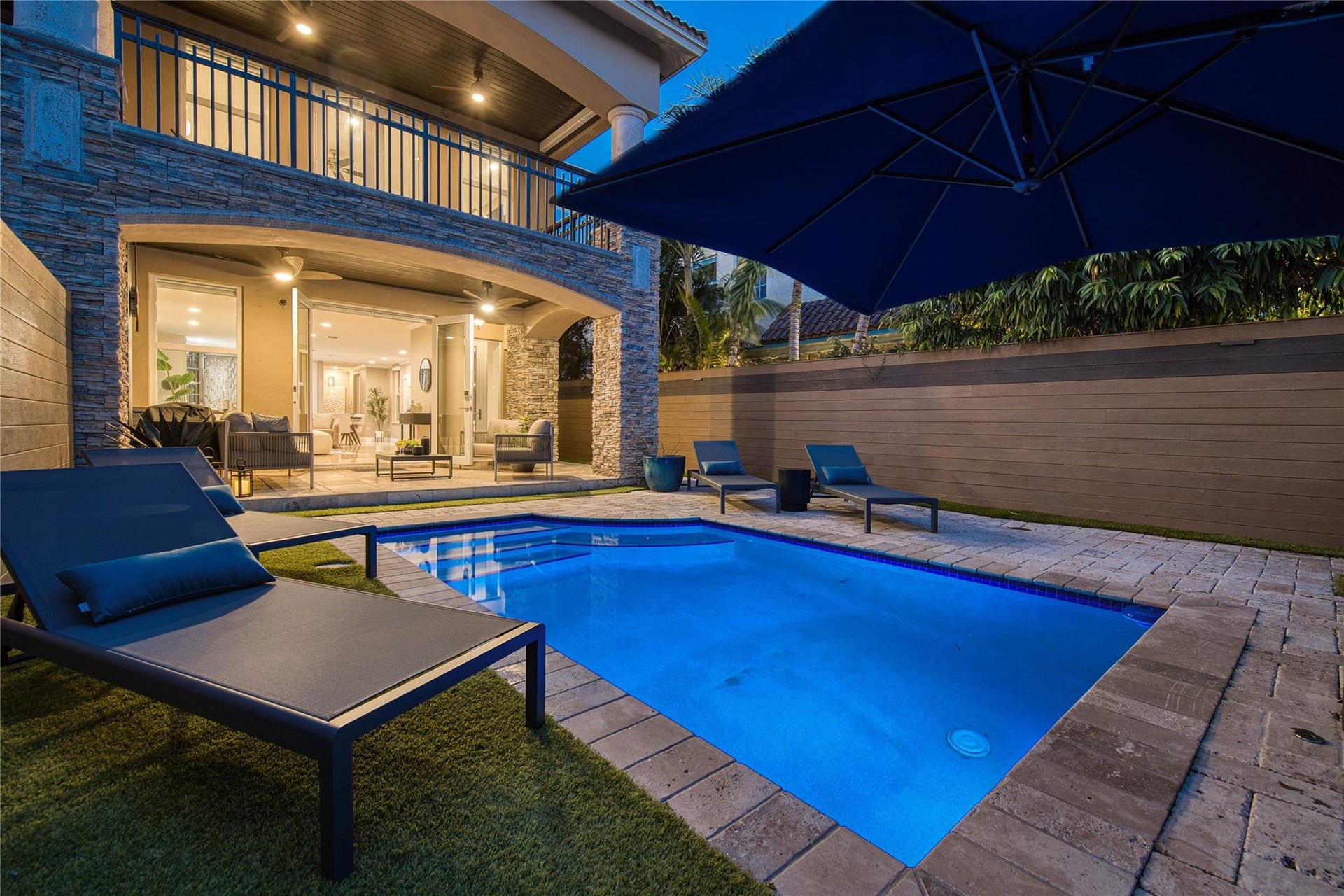 1215 NE 1st Street, Fort Lauderdale, Fort Lauderdale, FL 33301 Heated Pool